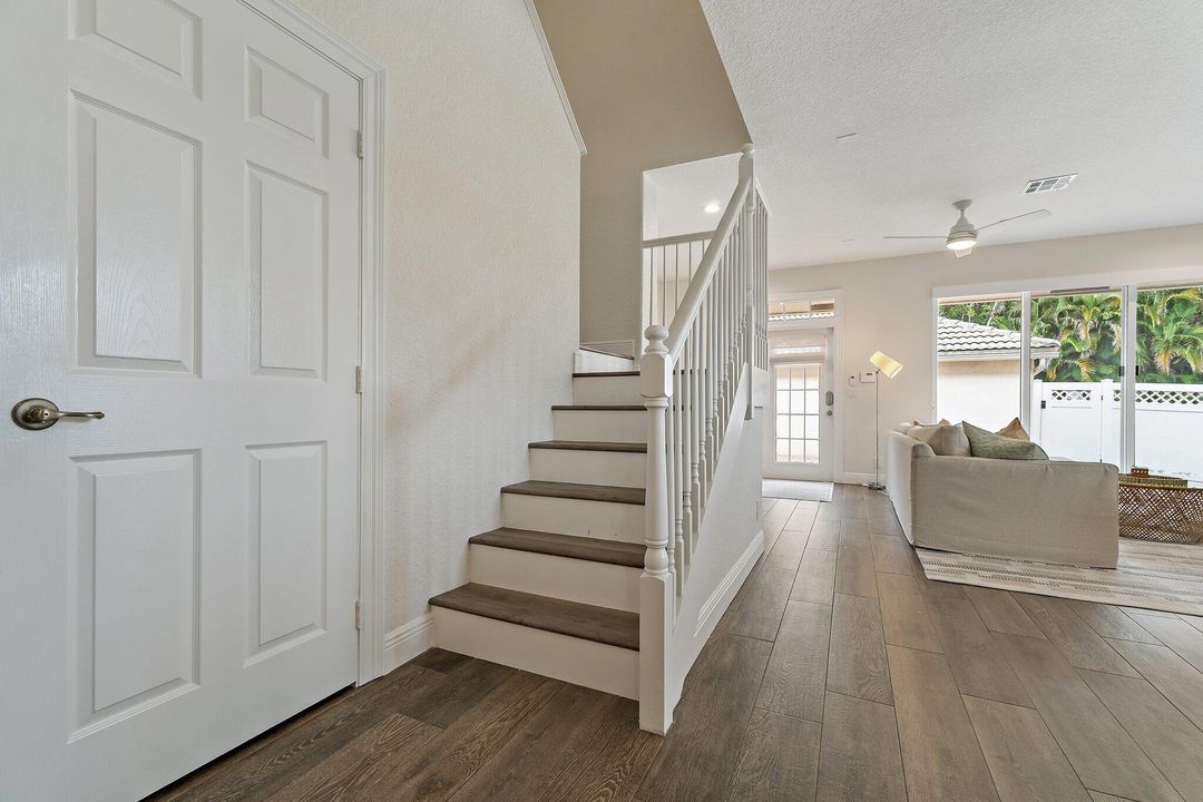 合同活跃: $515,000 (3 贝兹, 2 浴室, 1728 平方英尺)