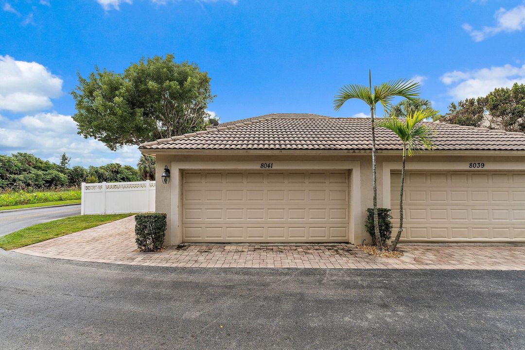 合同活跃: $515,000 (3 贝兹, 2 浴室, 1728 平方英尺)