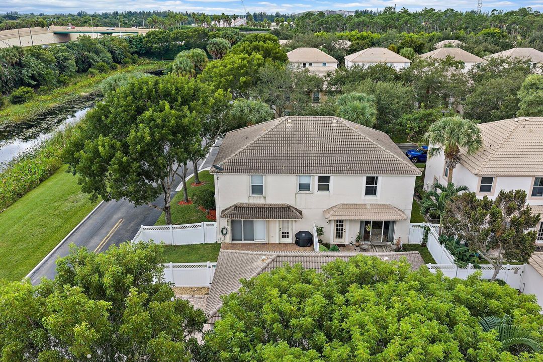 合同活跃: $515,000 (3 贝兹, 2 浴室, 1728 平方英尺)