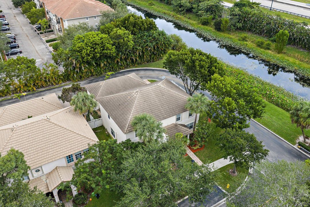 合同活跃: $515,000 (3 贝兹, 2 浴室, 1728 平方英尺)