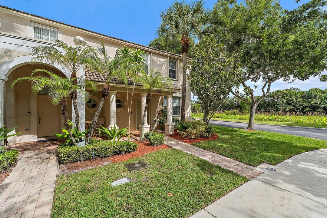 合同活跃: $515,000 (3 贝兹, 2 浴室, 1728 平方英尺)