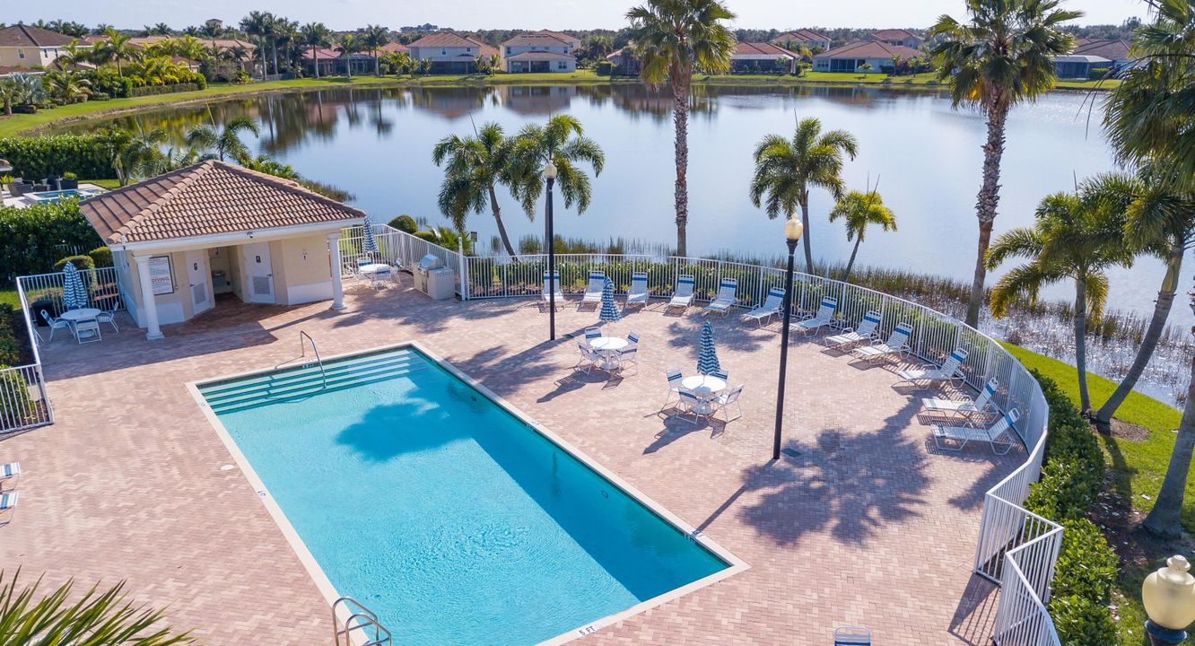 For Sale: $860,000 (5 beds, 5 baths, 3921 Square Feet)