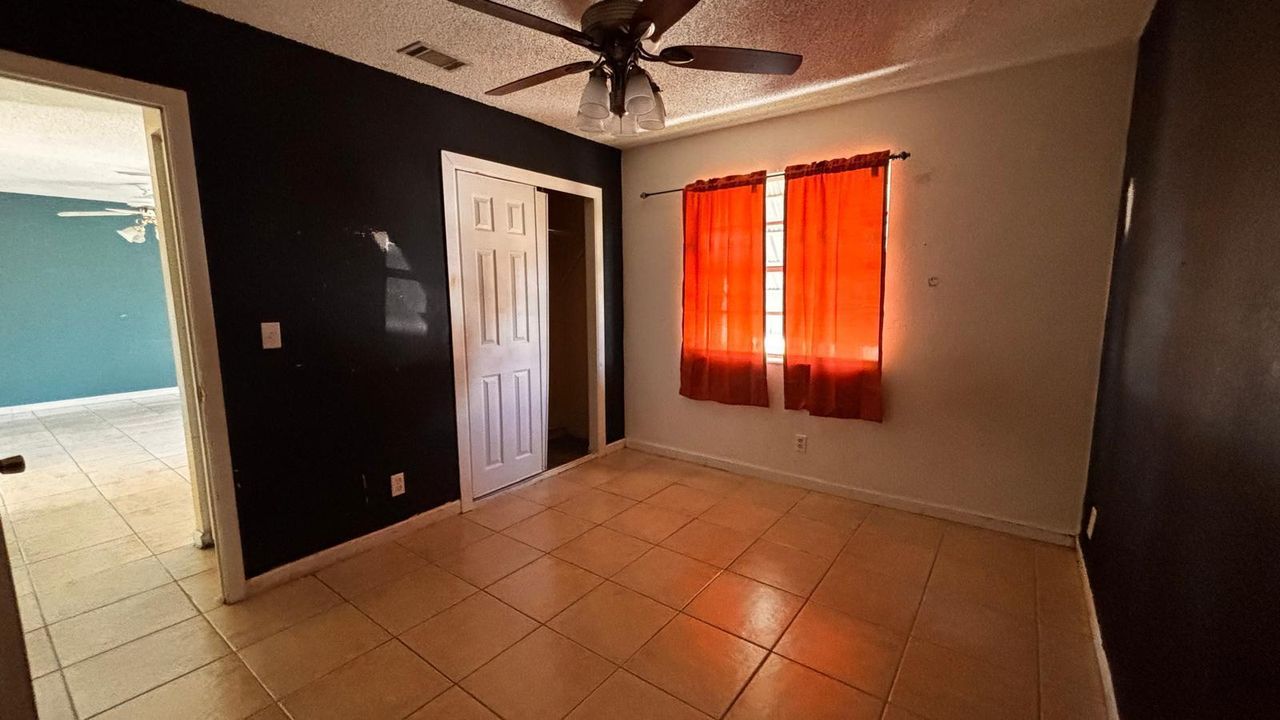 Active With Contract: $265,000 (2 beds, 1 baths, 768 Square Feet)