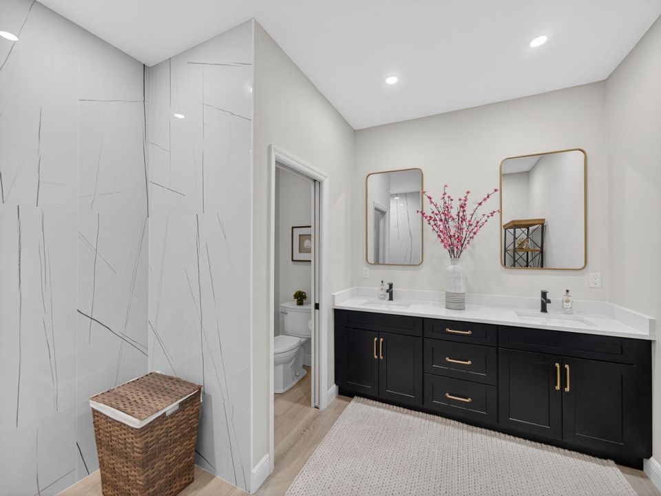 待售: $465,000 (2 贝兹, 2 浴室, 1549 平方英尺)