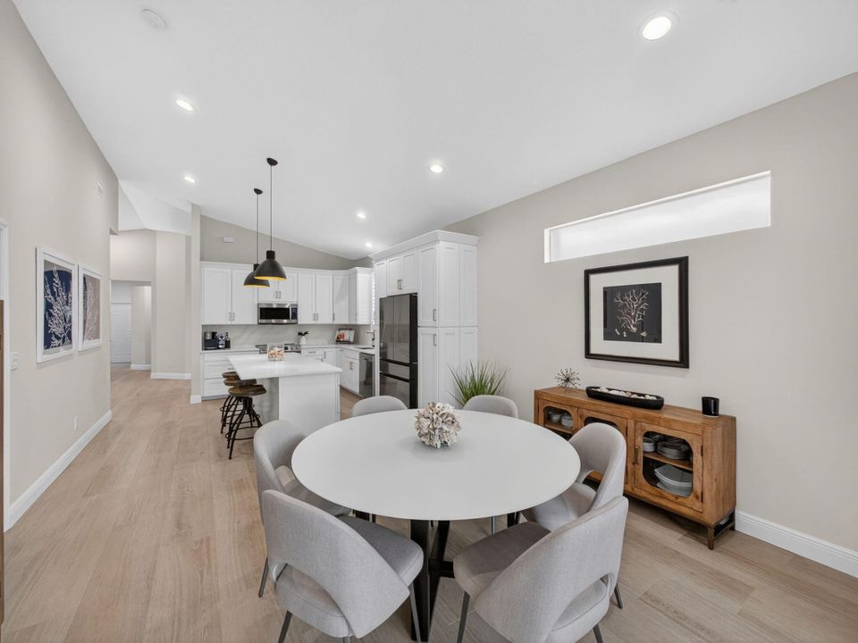 待售: $465,000 (2 贝兹, 2 浴室, 1549 平方英尺)