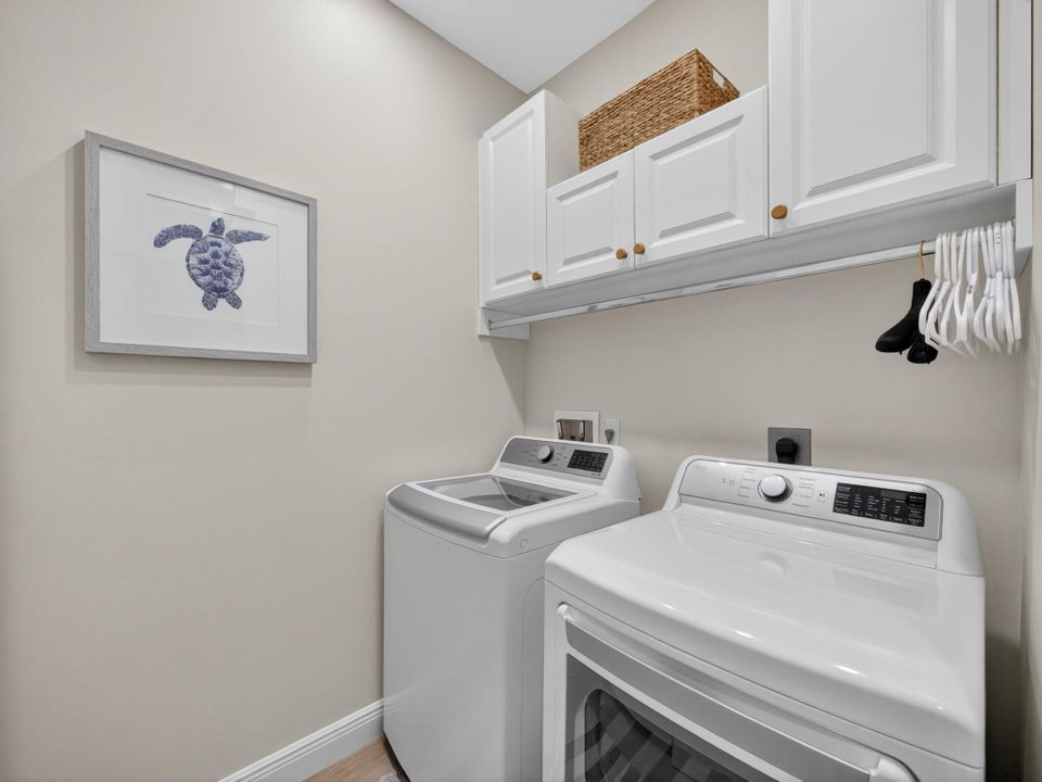 待售: $465,000 (2 贝兹, 2 浴室, 1549 平方英尺)