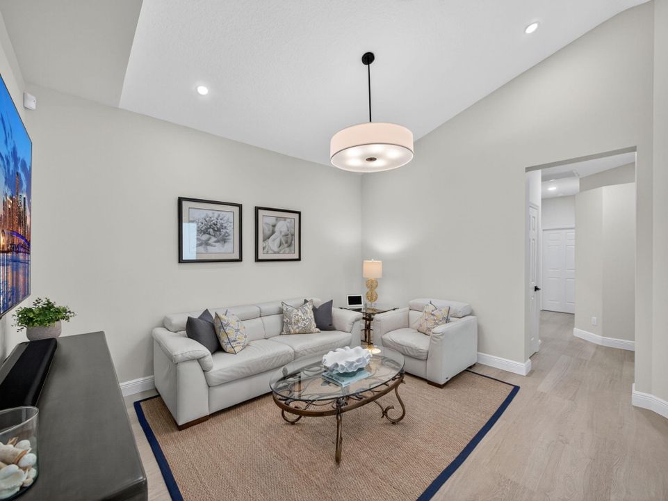 待售: $465,000 (2 贝兹, 2 浴室, 1549 平方英尺)