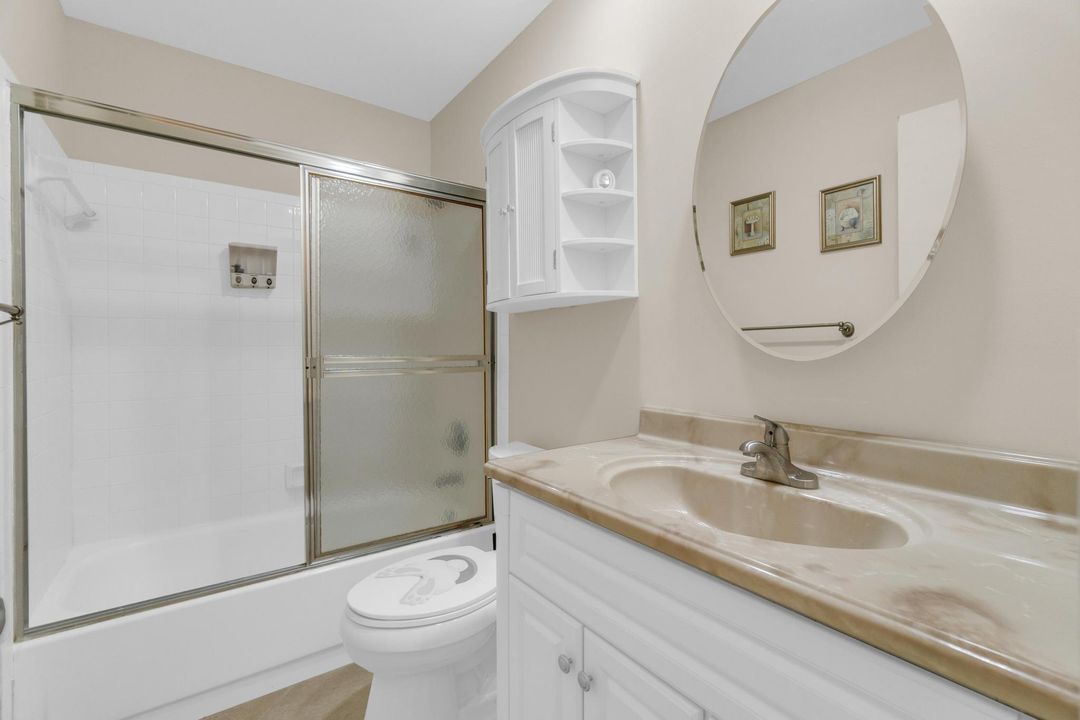 На продажу: $250,000 (2 спален, 2 ванн, 1200 Квадратных фут)