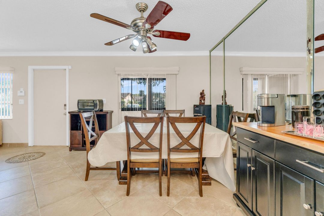 На продажу: $250,000 (2 спален, 2 ванн, 1200 Квадратных фут)