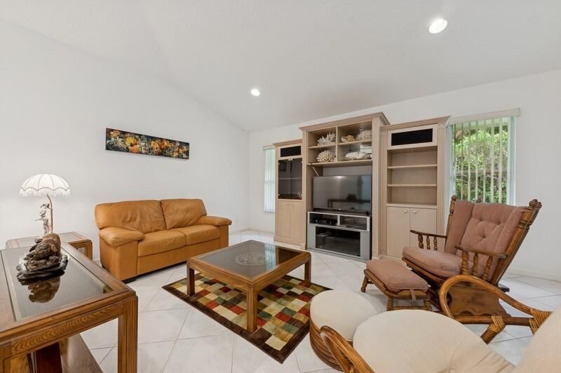 Active With Contract: $799,000 (3 beds, 2 baths, 2190 Square Feet)