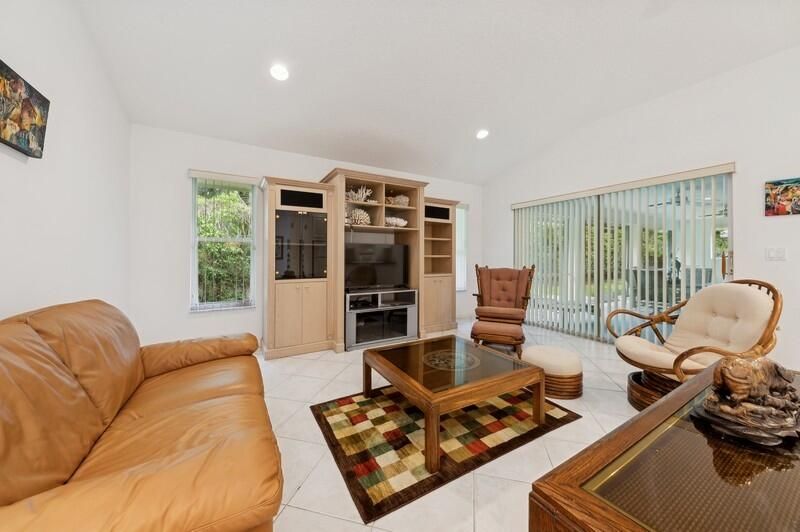 Active With Contract: $799,000 (3 beds, 2 baths, 2190 Square Feet)