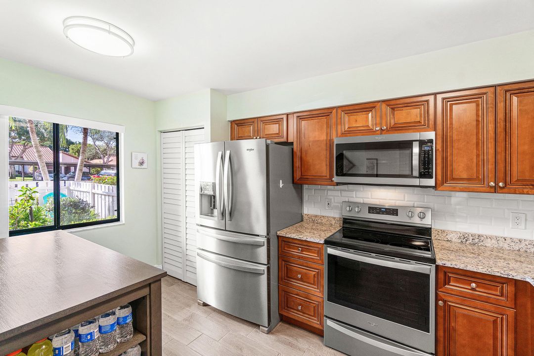 待售: $325,000 (2 贝兹, 2 浴室, 1500 平方英尺)