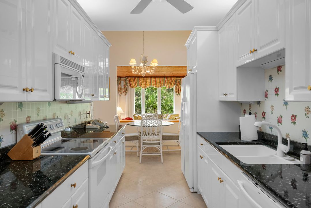 待售: $740,000 (3 贝兹, 3 浴室, 2800 平方英尺)