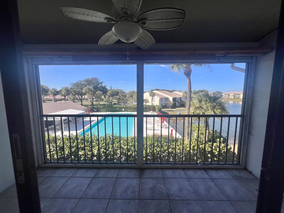 待售: $189,000 (2 贝兹, 2 浴室, 1104 平方英尺)