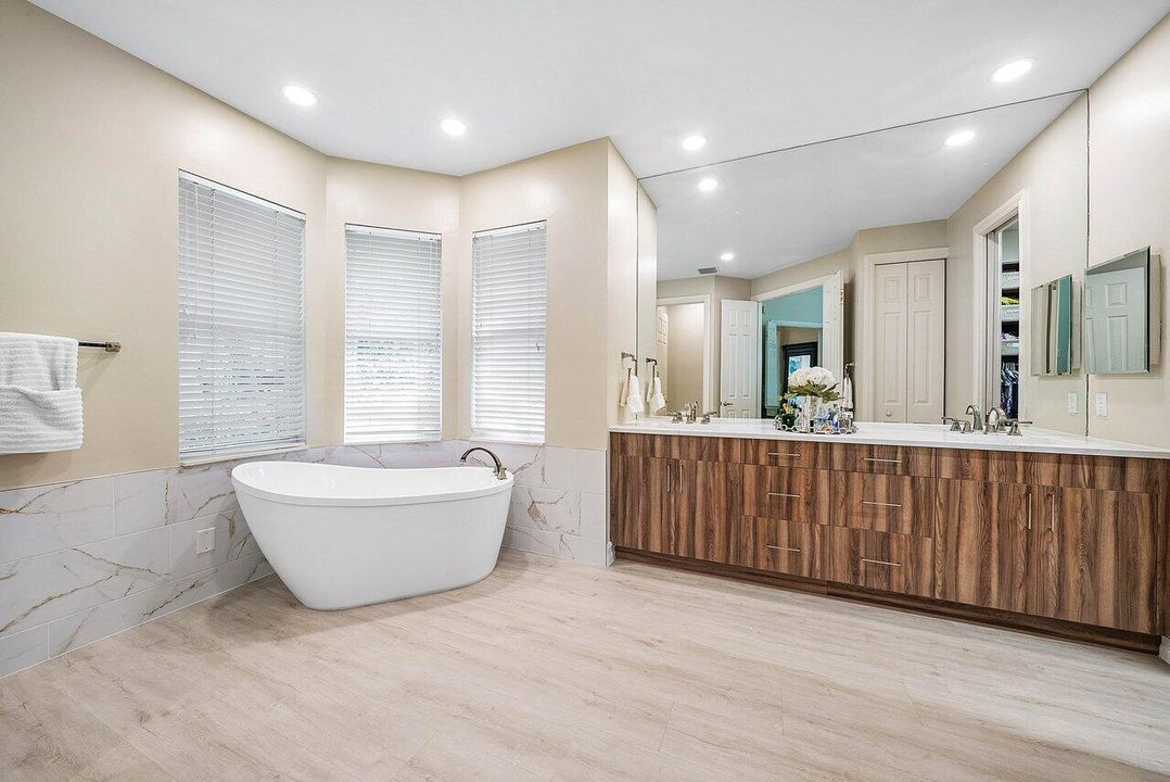 На продажу: $1,500,000 (3 спален, 3 ванн, 2649 Квадратных фут)