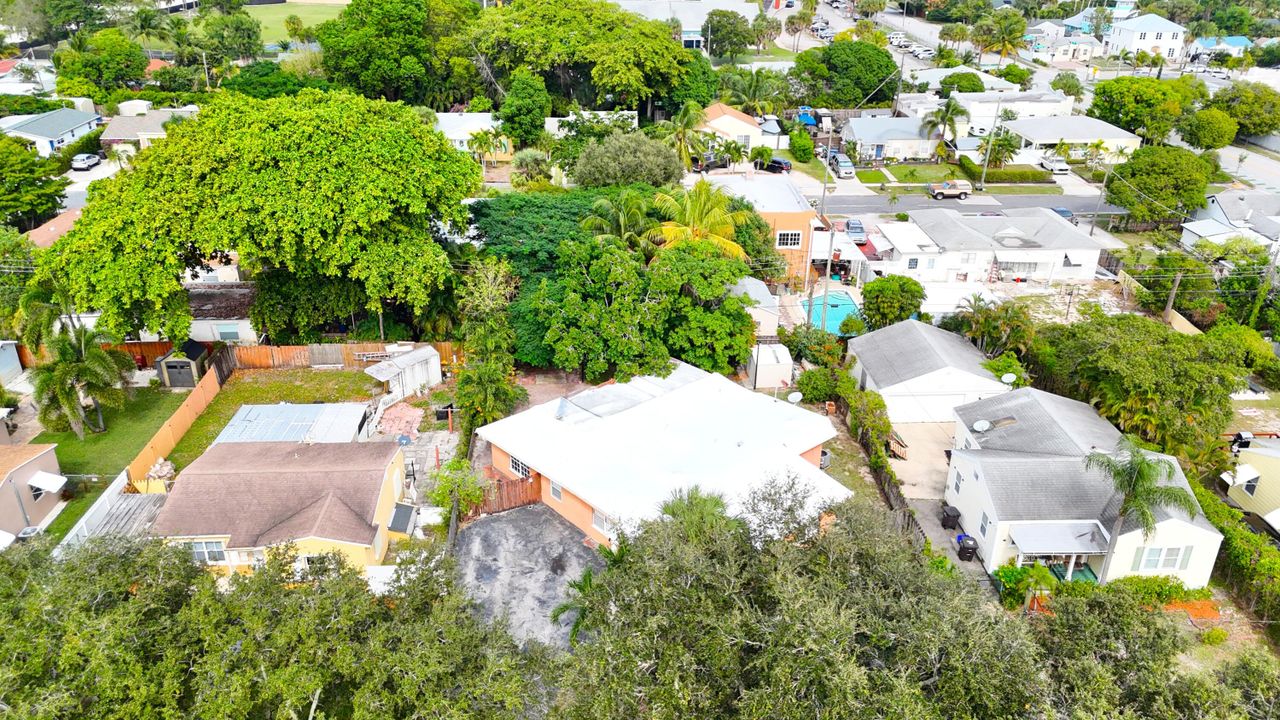 En Venta: $550,000 (3 camas, 2 baños, 1940 Pies cuadrados)