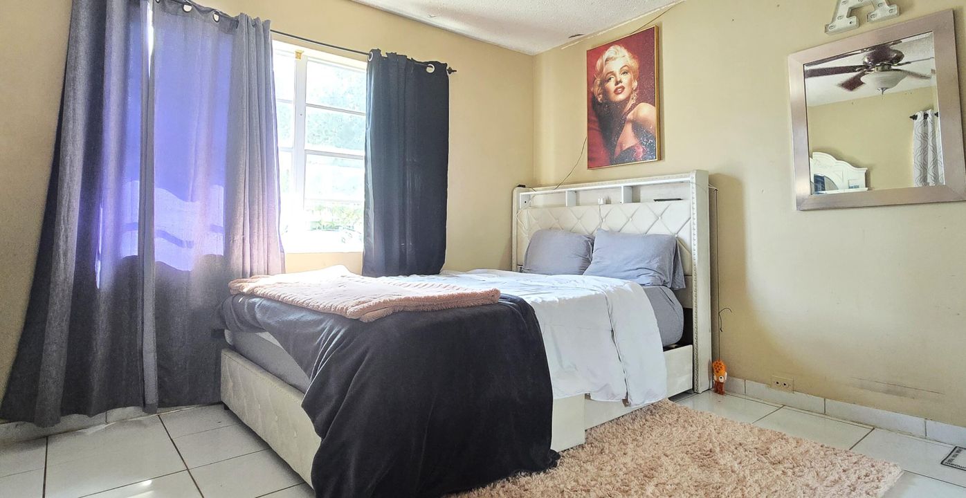 En Venta: $550,000 (3 camas, 2 baños, 1940 Pies cuadrados)