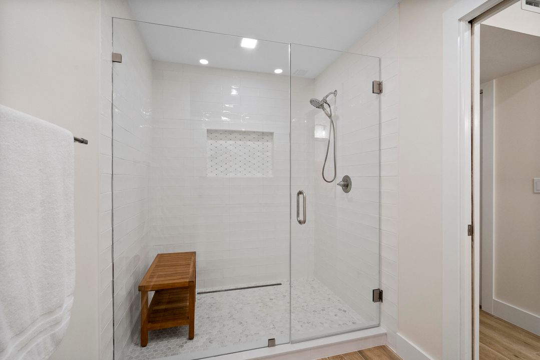 En Venta: $949,900 (3 camas, 3 baños, 2368 Pies cuadrados)