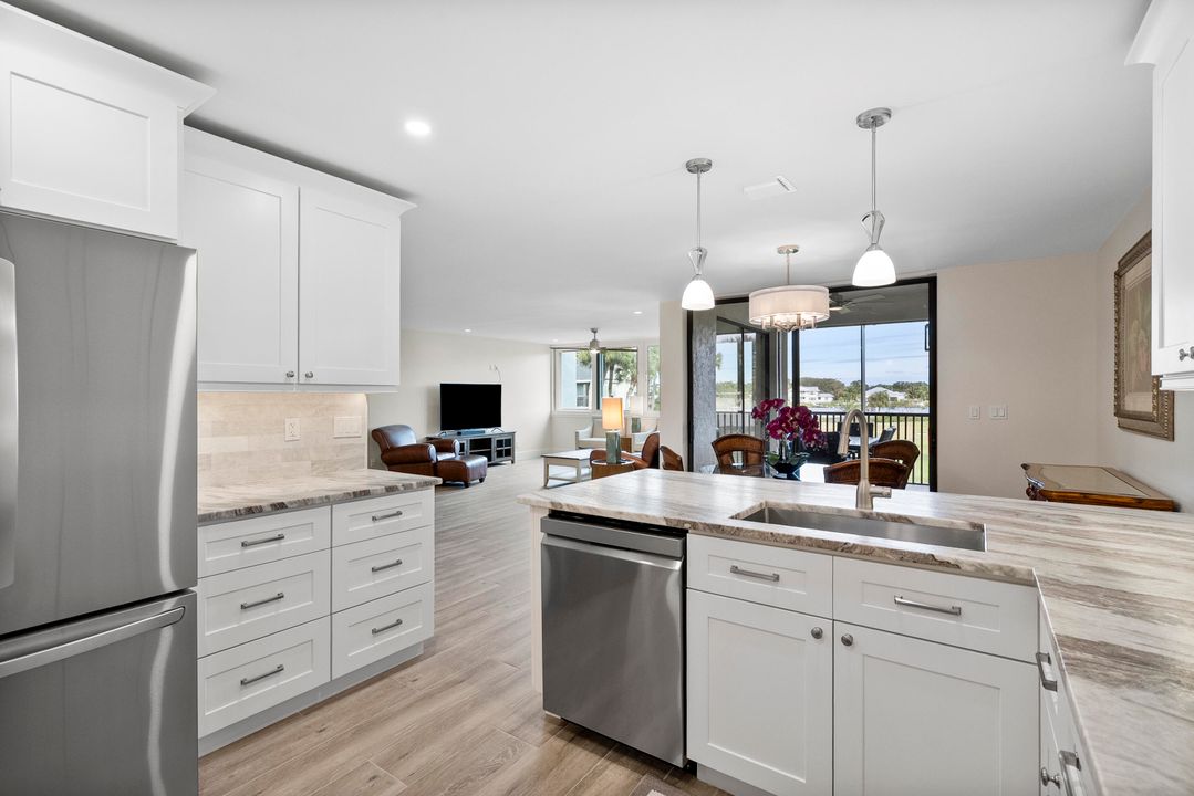 En Venta: $949,900 (3 camas, 3 baños, 2368 Pies cuadrados)