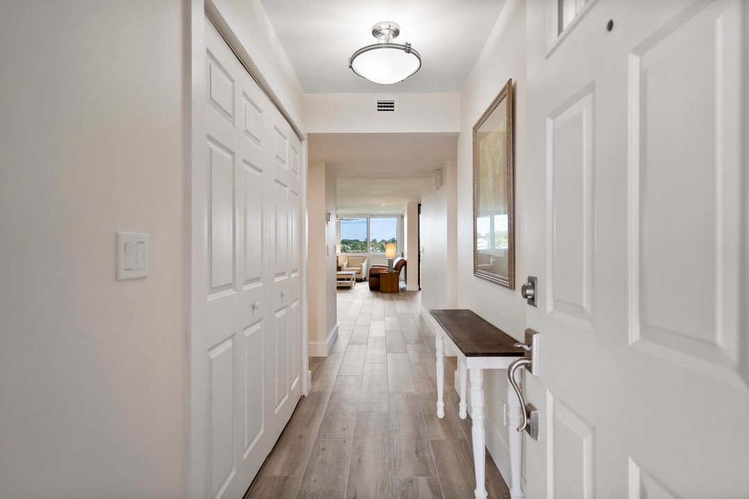 En Venta: $949,900 (3 camas, 3 baños, 2368 Pies cuadrados)