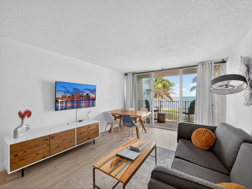 En Venta: $439,000 (1 camas, 1 baños, 624 Pies cuadrados)