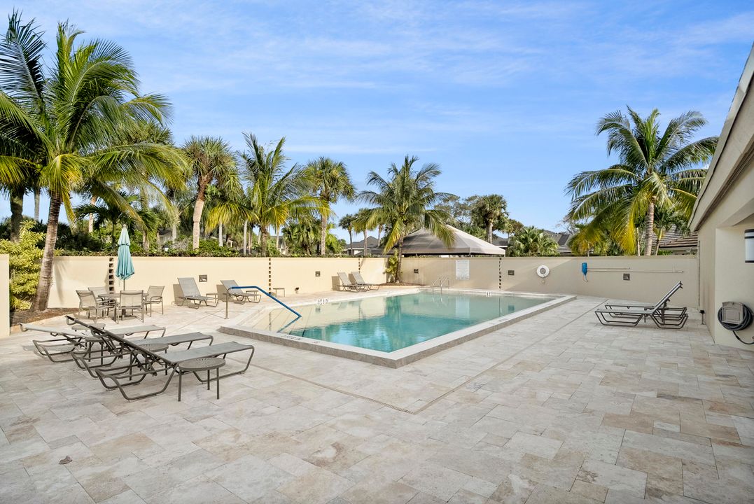 En Venta: $949,900 (3 camas, 3 baños, 2368 Pies cuadrados)