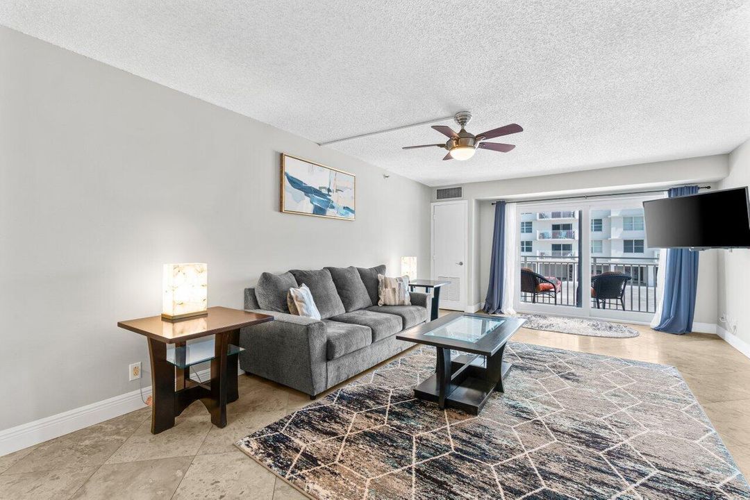 For Rent: $3,500 (2 beds, 2 baths, 1100 Square Feet)