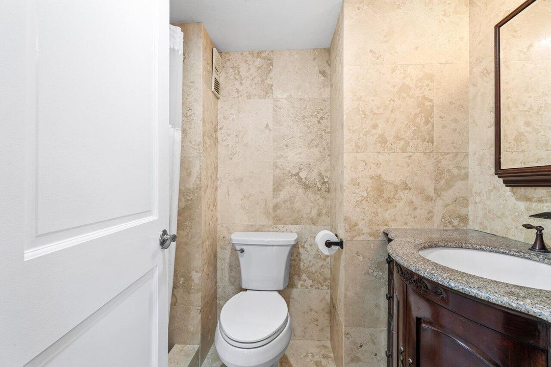 For Rent: $3,500 (2 beds, 2 baths, 1100 Square Feet)