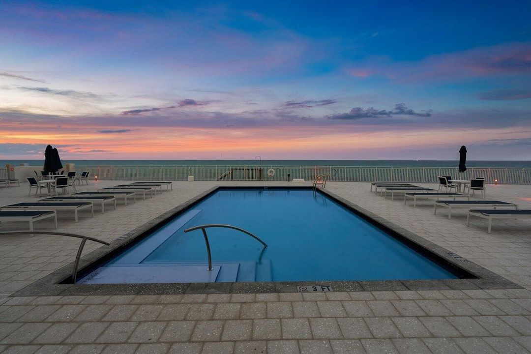 For Rent: $3,500 (2 beds, 2 baths, 1100 Square Feet)