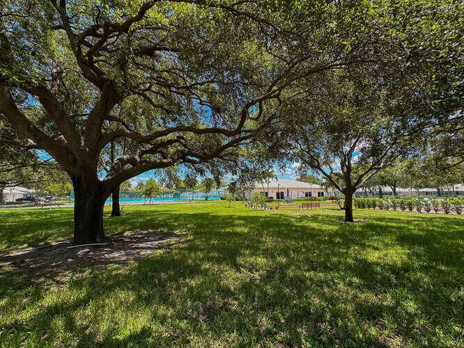 待售: $209,000 (2 贝兹, 2 浴室, 1238 平方英尺)