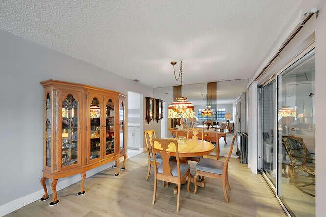 待售: $209,000 (2 贝兹, 2 浴室, 1238 平方英尺)