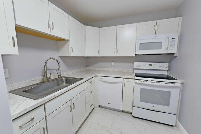 待售: $209,000 (2 贝兹, 2 浴室, 1238 平方英尺)