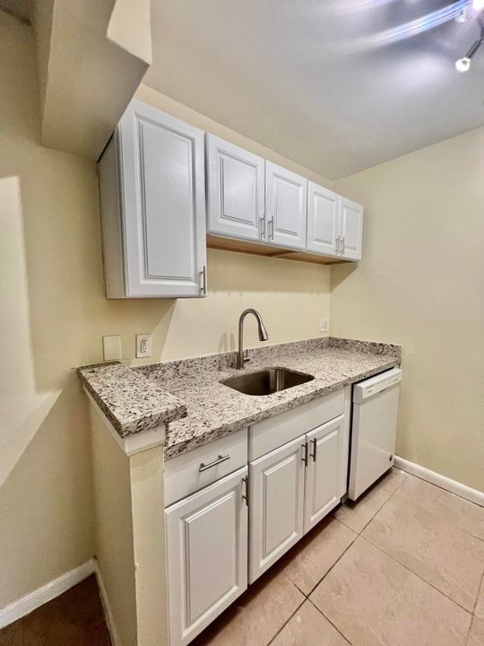 For Rent: $1,650 (1 beds, 1 baths, 625 Square Feet)