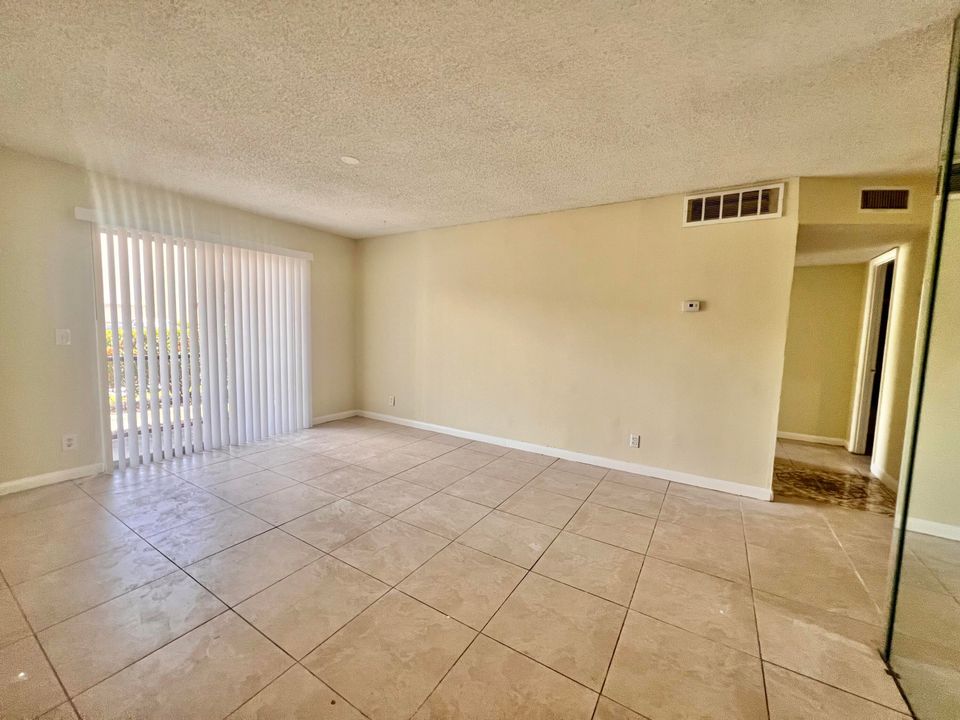 For Rent: $1,650 (1 beds, 1 baths, 625 Square Feet)
