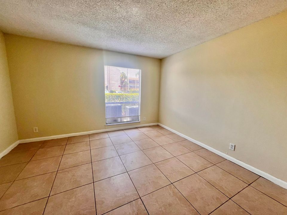 For Rent: $1,650 (1 beds, 1 baths, 625 Square Feet)