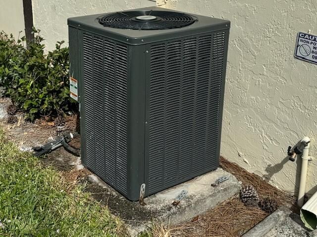 For Sale: $169,900 (1 beds, 1 baths, 682 Square Feet)