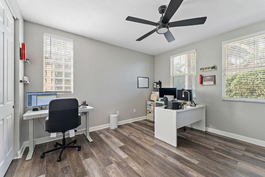 For Sale: $530,000 (4 beds, 3 baths, 2285 Square Feet)