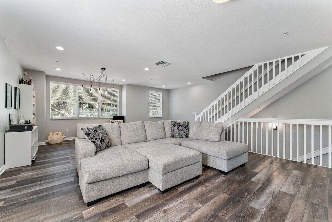 For Sale: $530,000 (4 beds, 3 baths, 2285 Square Feet)