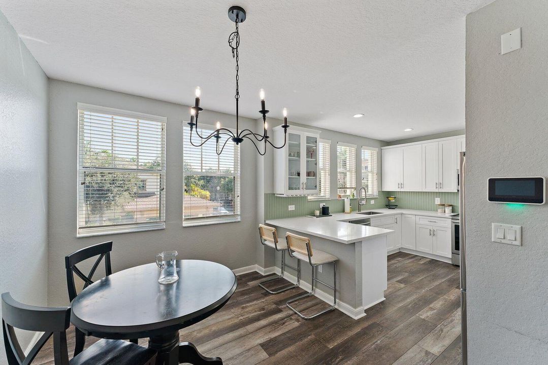 For Sale: $530,000 (4 beds, 3 baths, 2285 Square Feet)