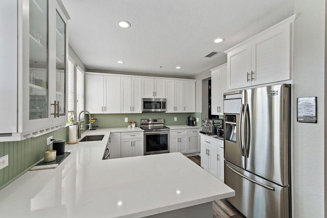 For Sale: $530,000 (4 beds, 3 baths, 2285 Square Feet)