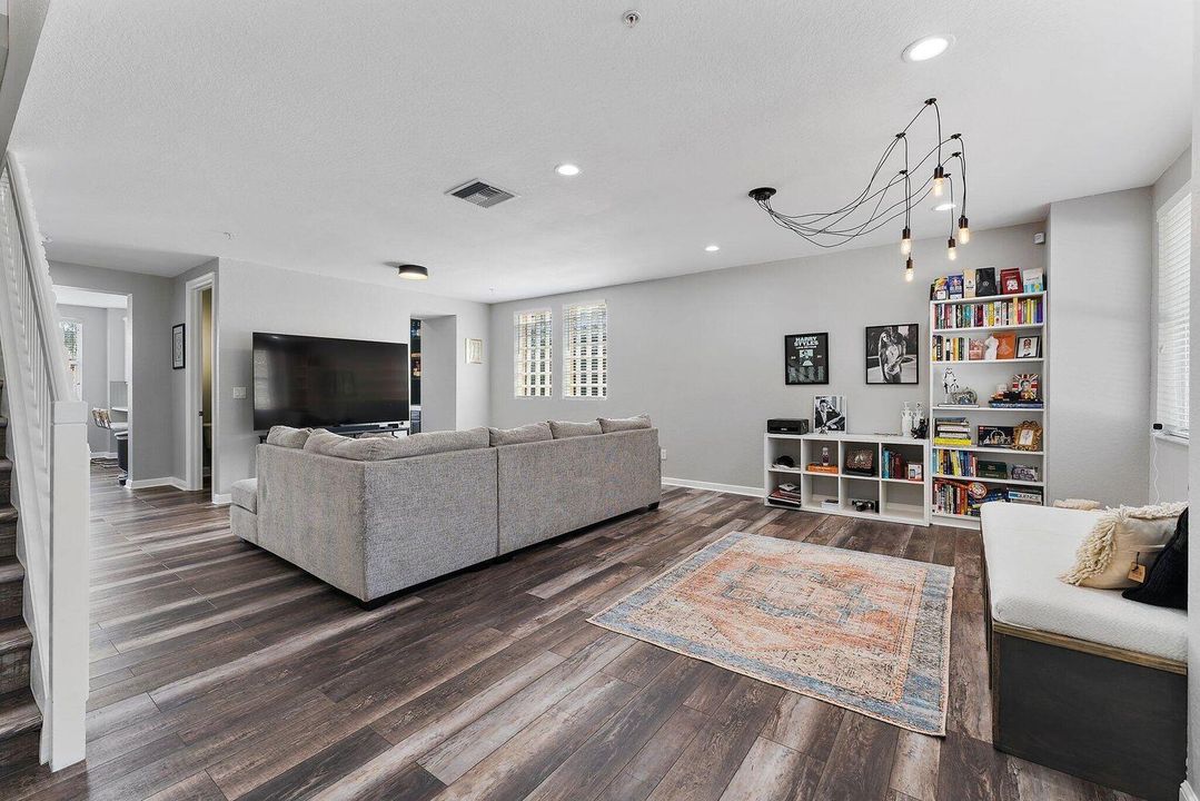 For Sale: $530,000 (4 beds, 3 baths, 2285 Square Feet)