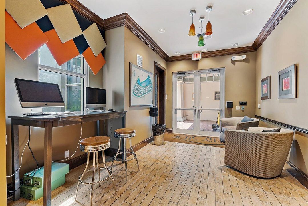 For Sale: $530,000 (4 beds, 3 baths, 2285 Square Feet)