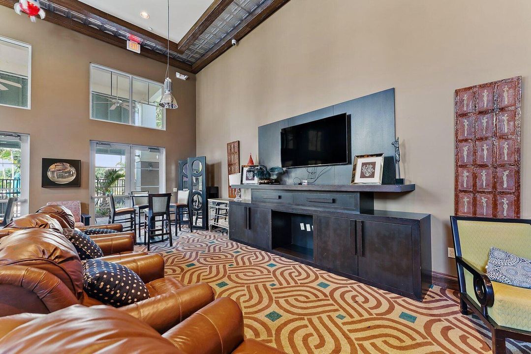 For Sale: $530,000 (4 beds, 3 baths, 2285 Square Feet)