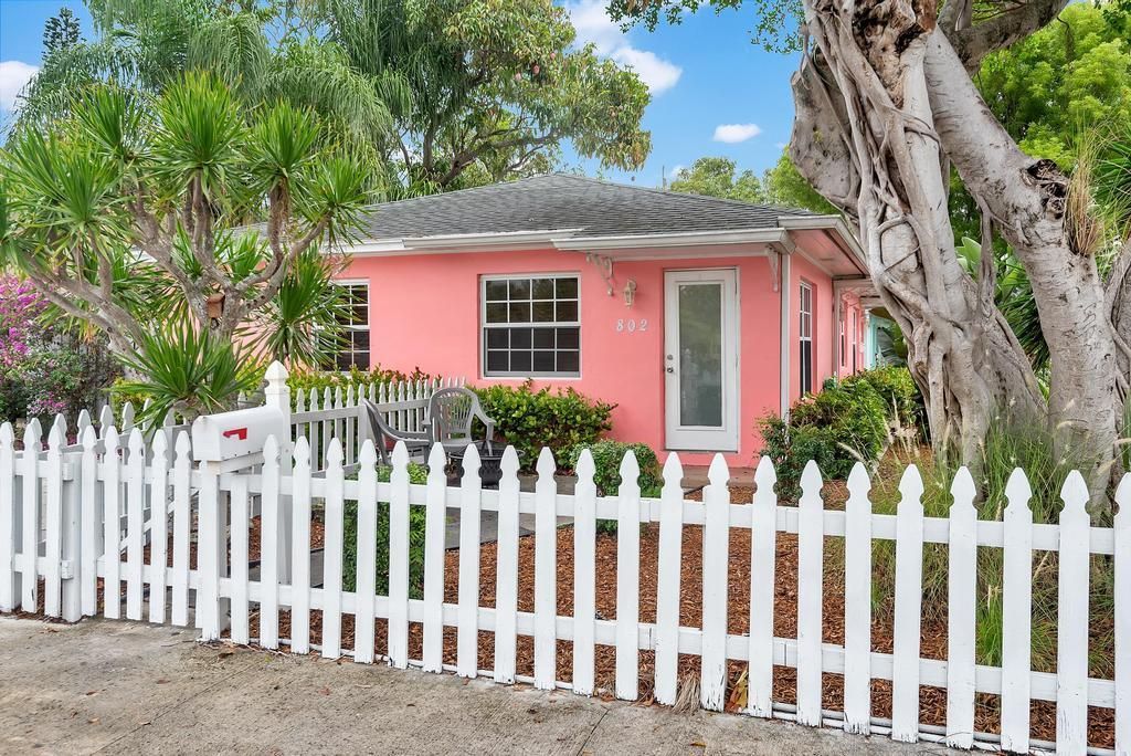 出租: $2,000 (2 贝兹, 1 浴室, 685 平方英尺)