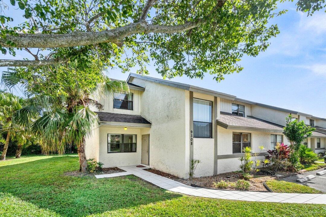 Active With Contract: $2,750 (3 beds, 2 baths, 1587 Square Feet)
