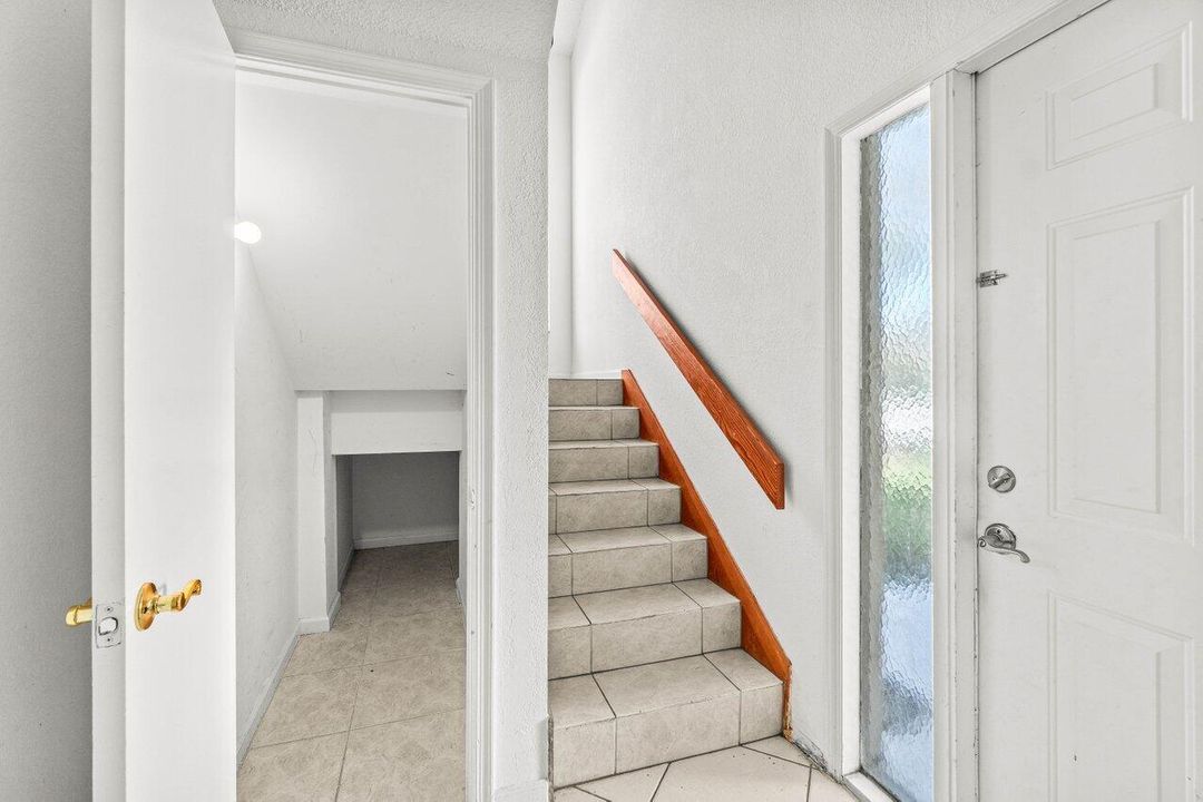 Active With Contract: $2,750 (3 beds, 2 baths, 1587 Square Feet)