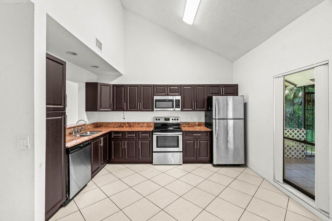 Active With Contract: $2,750 (3 beds, 2 baths, 1587 Square Feet)