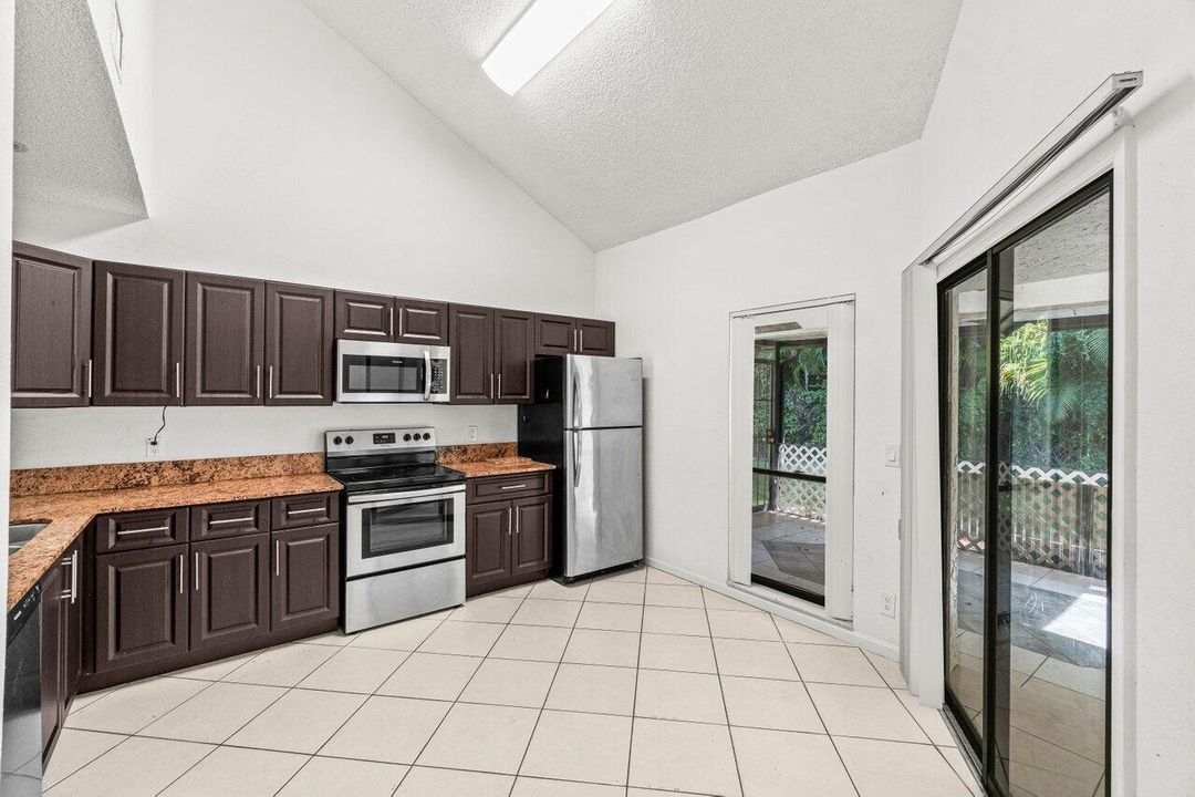 Active With Contract: $2,750 (3 beds, 2 baths, 1587 Square Feet)