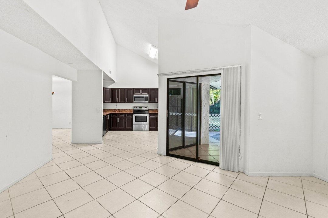 Active With Contract: $2,750 (3 beds, 2 baths, 1587 Square Feet)