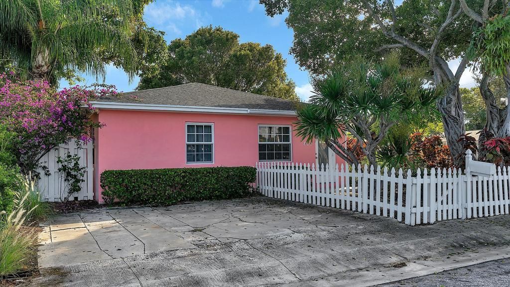 出租: $2,000 (2 贝兹, 1 浴室, 685 平方英尺)